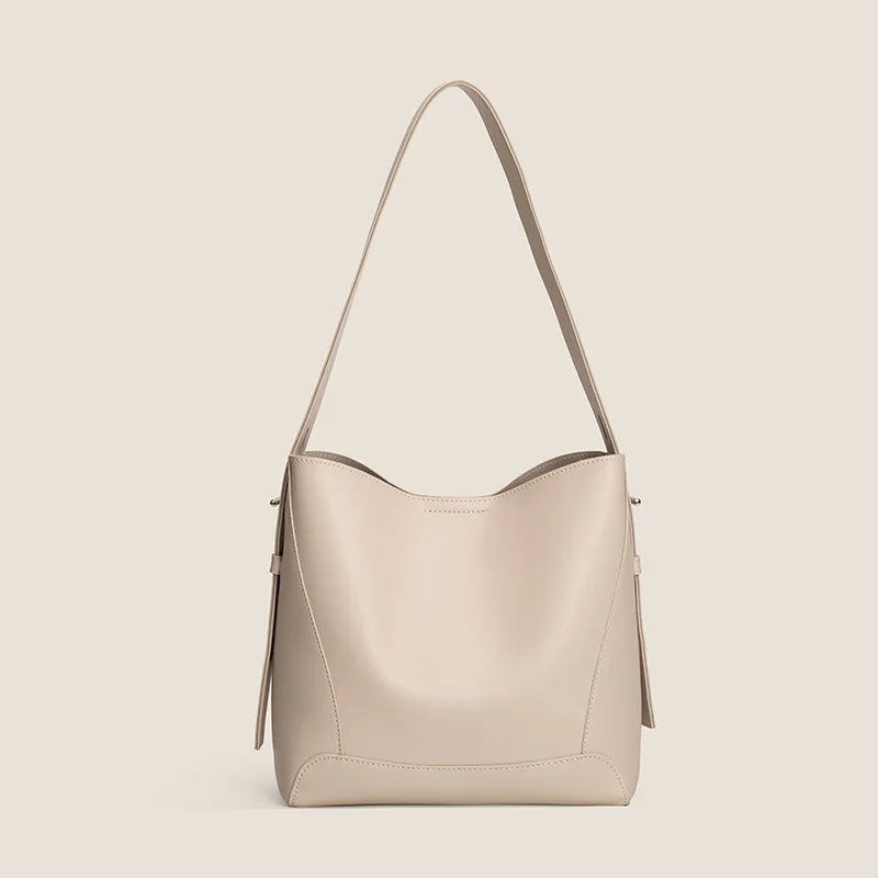 Essence Tas