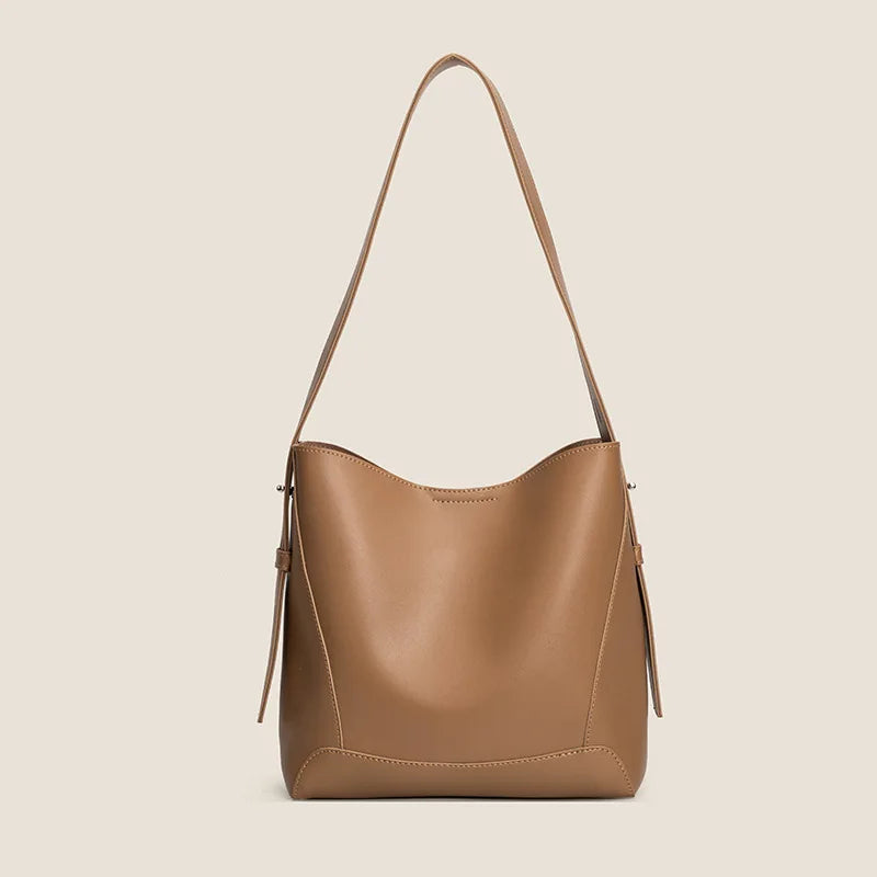Essence Tas