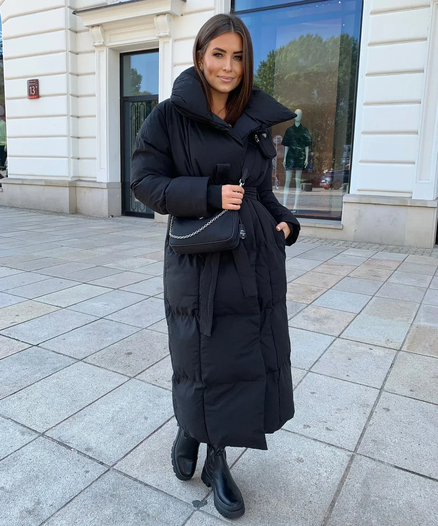LuxeFrost – Lange Pufferjas met Taille