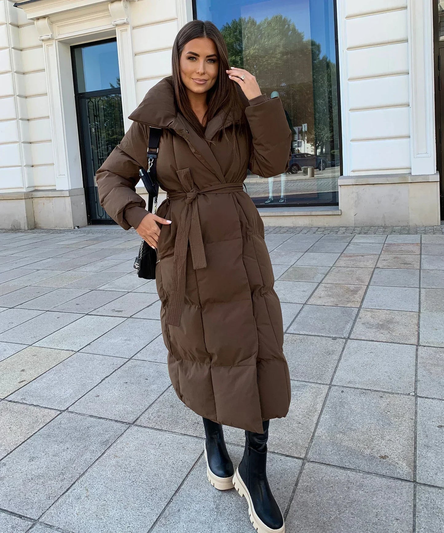 LuxeFrost – Lange Pufferjas met Taille